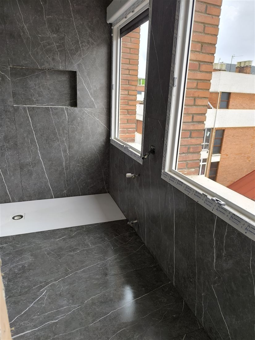 Alicatado de baño terminado